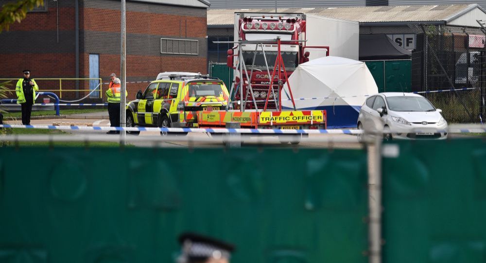 媒体：英国货车死者家属付不起运尸费