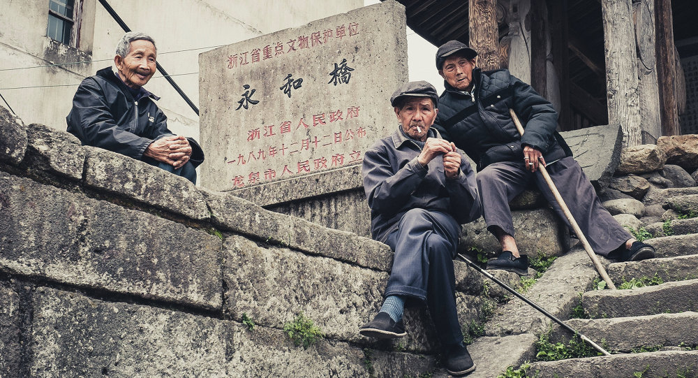 2025年中国60岁以上老年人口将突破4亿人