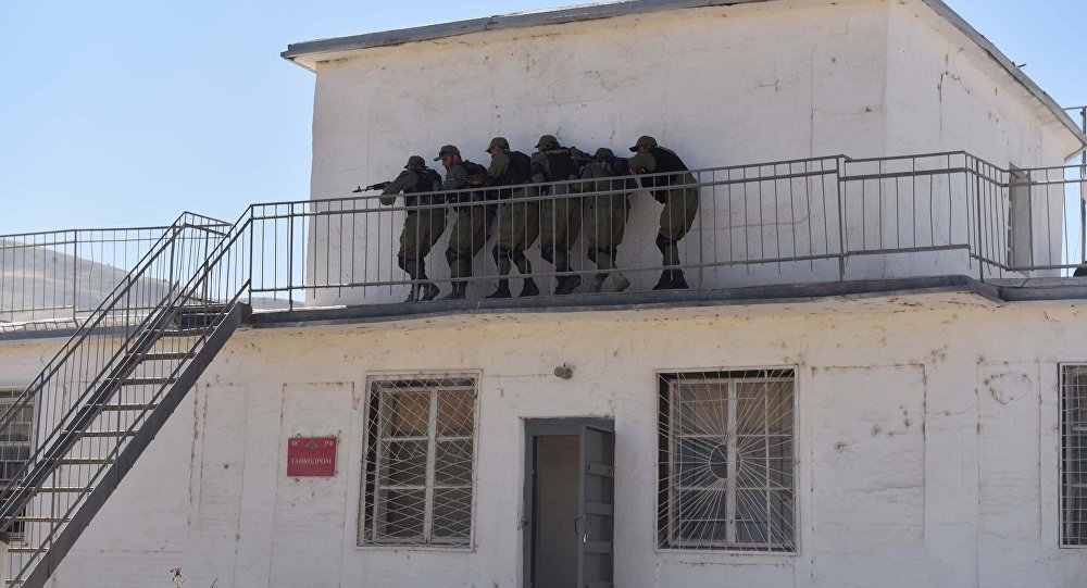 俄大使馆将继续关注驻塔吉克斯坦俄军人员遇袭事件
