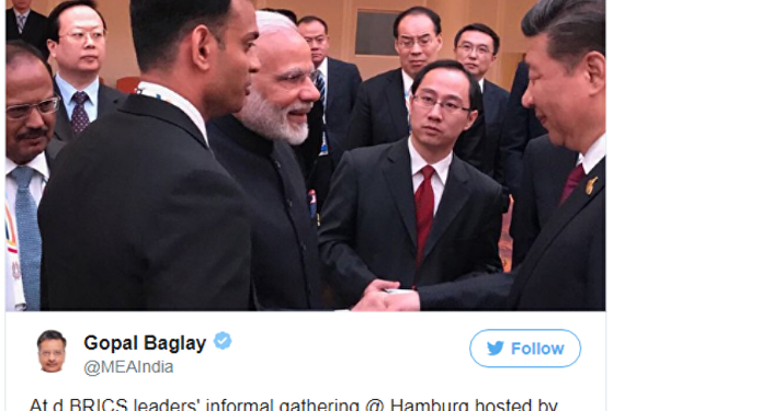 习近平和印度总理莫迪在G20峰会上握手 习近平和印度总理莫迪在G20峰会上握手