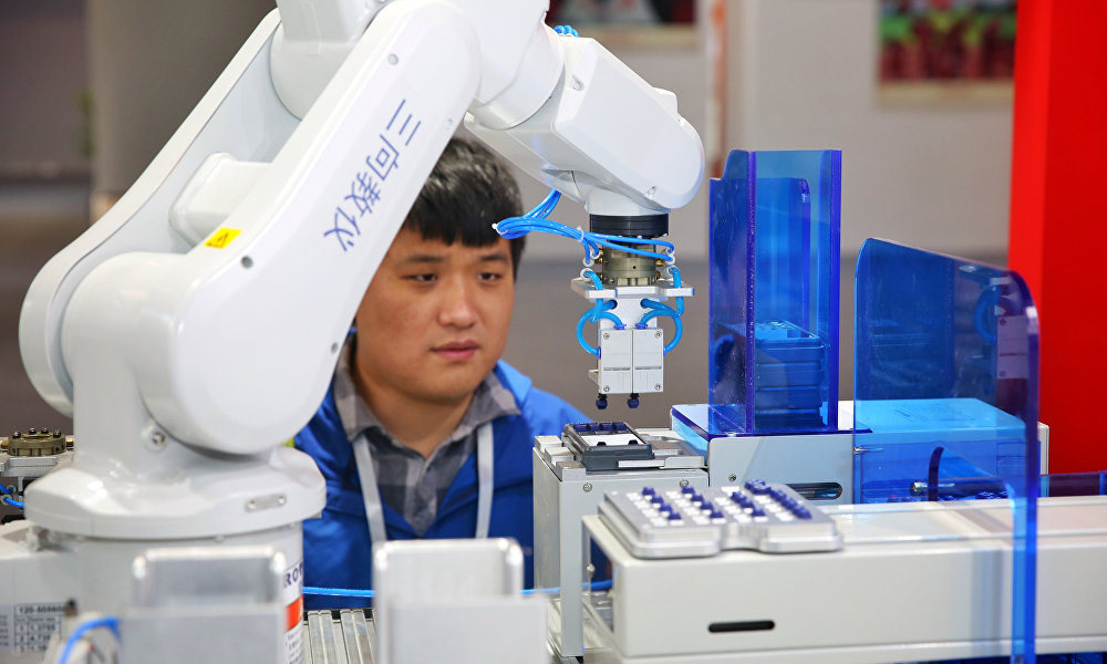 根据该规划,中国人工智能领域到2020年前将聚集228亿美元的资金,到2025年前,将跃居世界第一,资本额将达600亿美元,到2030年前,将高达1500亿美元。 根据该规划,中国人工智能领域到2020年前将聚集228亿美元的资金,到2025年前,将跃居世界第一,资本额将达600亿美元,到2030年前,将高达1500亿美元。