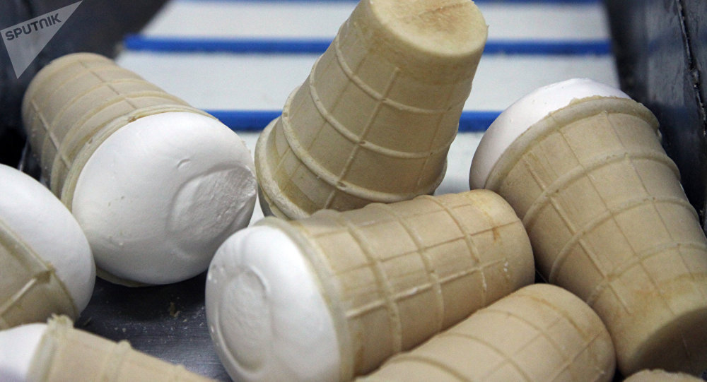 日本森永制果因可能混入金属碎屑而紧急召回约130万份冰淇淋