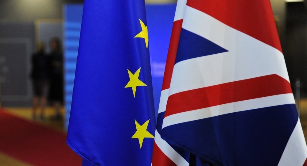 欧委会：新版脱欧协议意味着英国无需延期退出欧盟