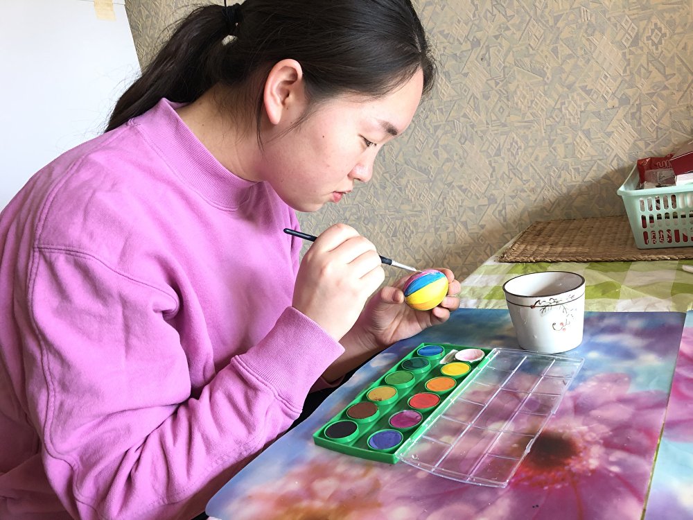 绘制复活节彩蛋 绘制复活节彩蛋