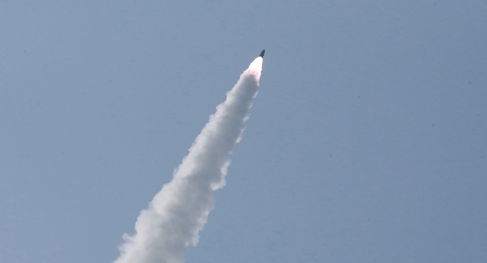 日本防卫省：朝鲜可能发射的是一枚分离式导弹