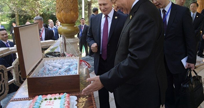 普京祝习近平生日快乐 送俄罗斯冰淇淋 普京祝习近平生日快乐 送俄罗斯冰淇淋