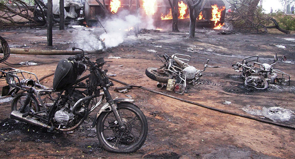媒体：坦桑尼亚油罐车翻车起火事故已经造成95人死亡