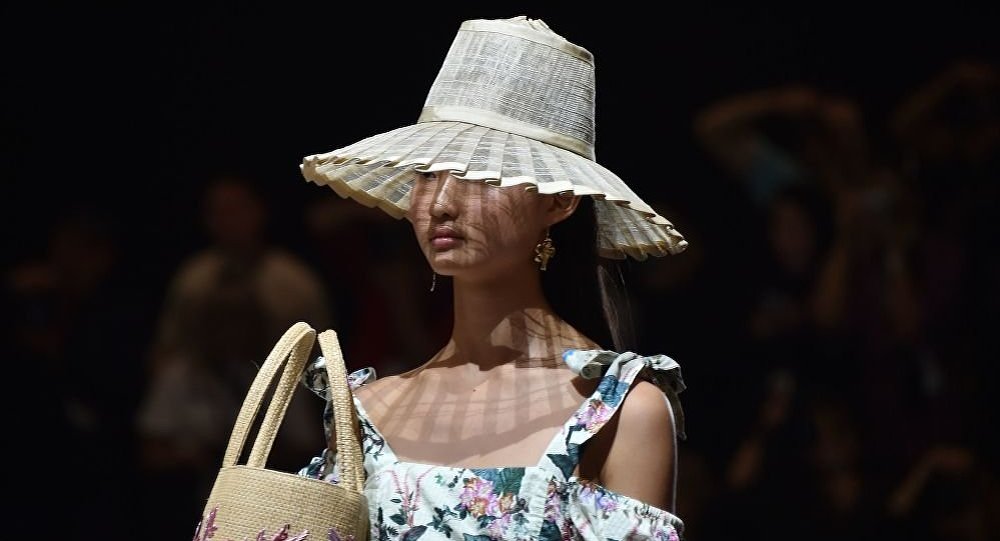中国设计师赴美参加纽约时装周遭拒签