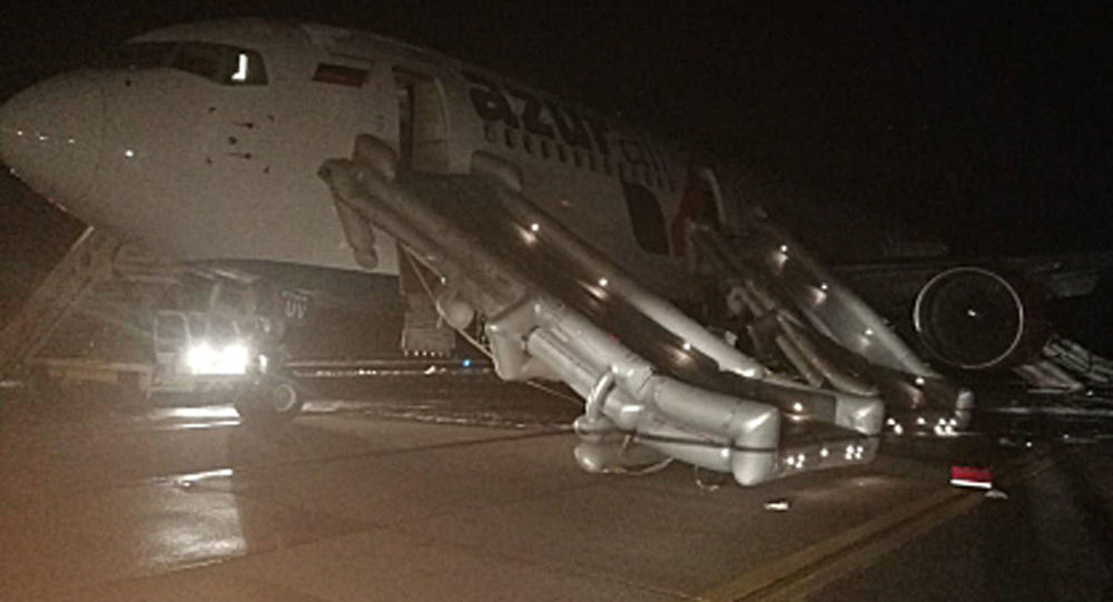 航空公司：波音客机在巴尔瑙尔机场降落情况正常 未发生燃烧