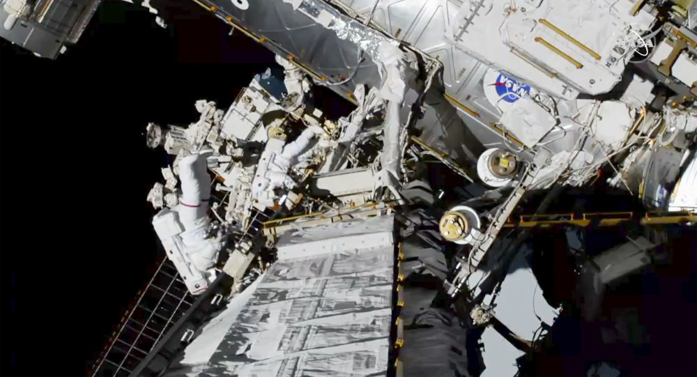 NASA：美制密闭飞行服在太空行走期间发生泄漏