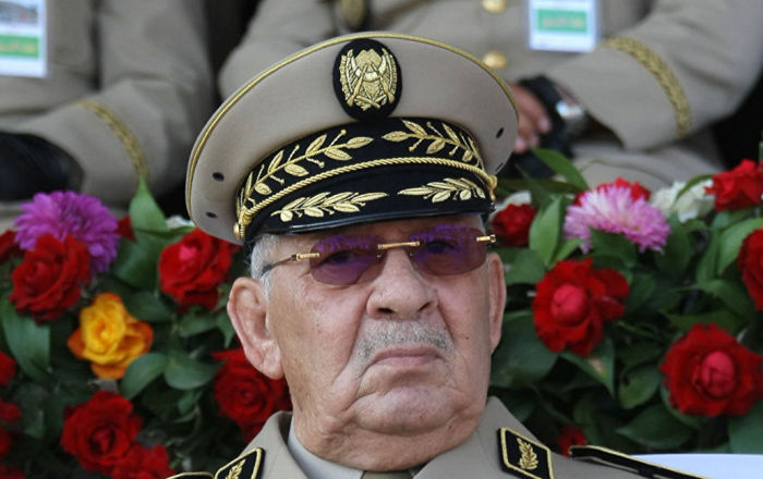 阿尔及利亚实际独裁者、总参谋长艾哈迈德·盖德·萨拉赫去世