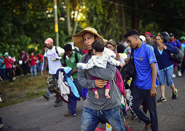 向美国移动的洪都拉斯移民在墨西哥