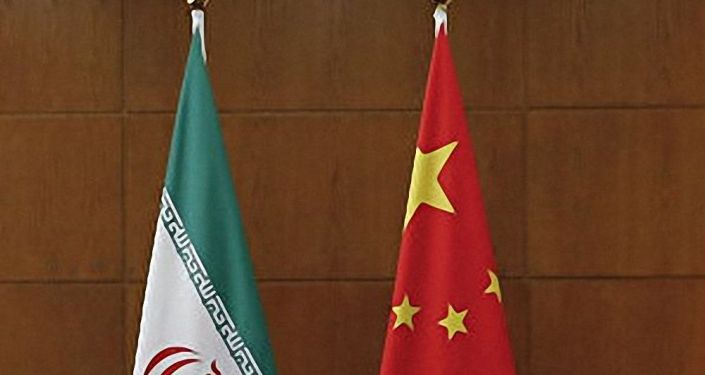 中国国旗和伊朗国旗